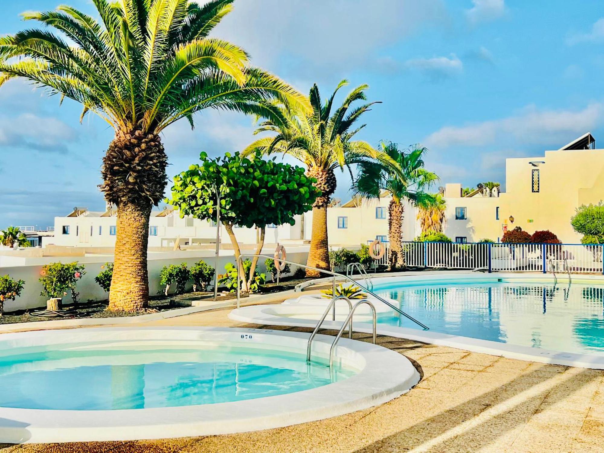 Canaryislandshost L Amapola Puerto del Carmen  Exteriör bild